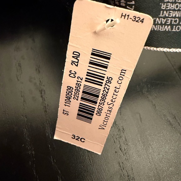 Victoria Secret Black Bra - Picture 4 of 4